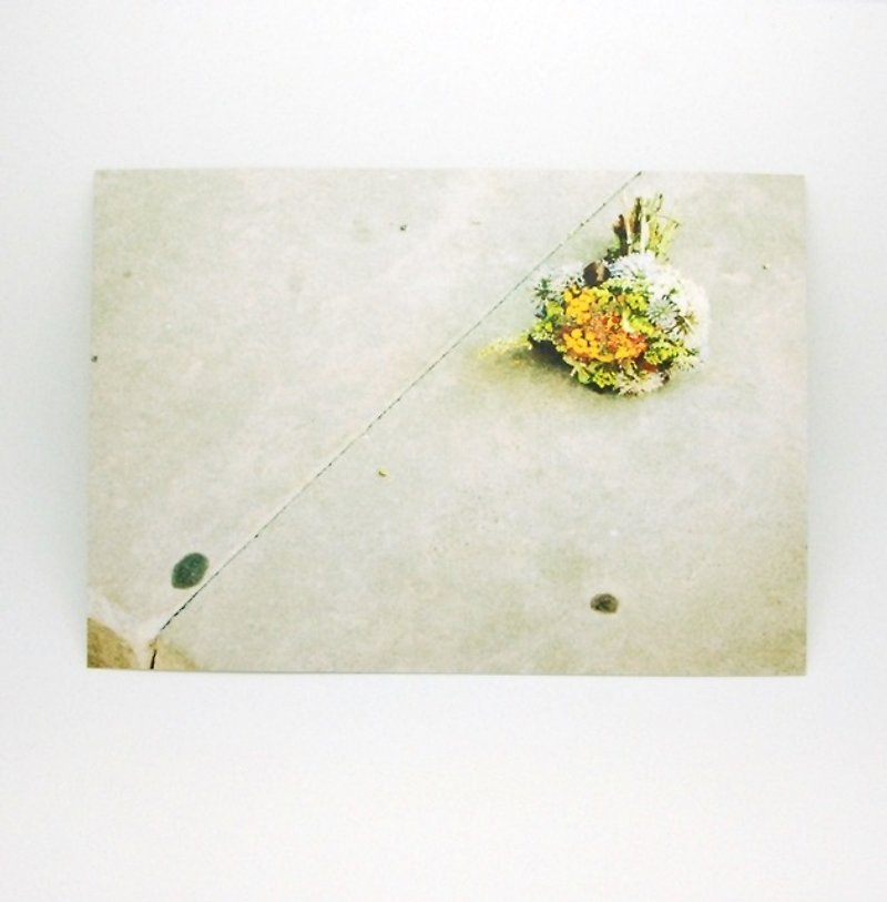 攝影明信片 | 城市小旅行 - 捷克布拉格-石階上的花束 - 心意卡/卡片 - 紙 黃色