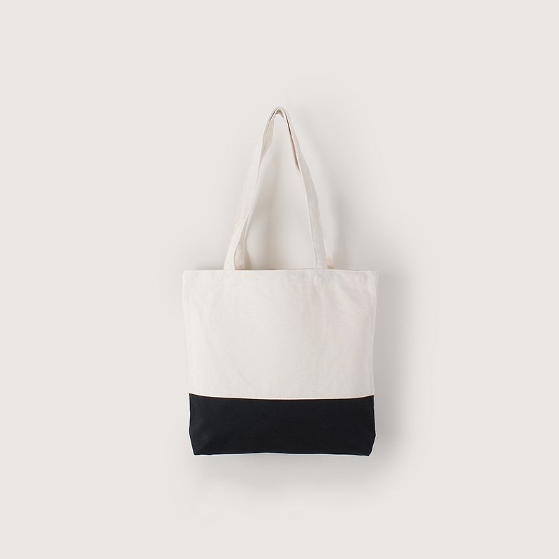 Tote bag-Black & White - กระเป๋าแมสเซนเจอร์ - วัสดุอื่นๆ 
