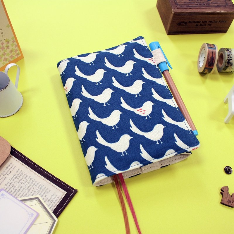 A6 / 50K handmade adjustable cotton clothes book - blue dove of peace (dark blue) - กล่องดินสอ/ถุงดินสอ - วัสดุอื่นๆ สีน้ำเงิน