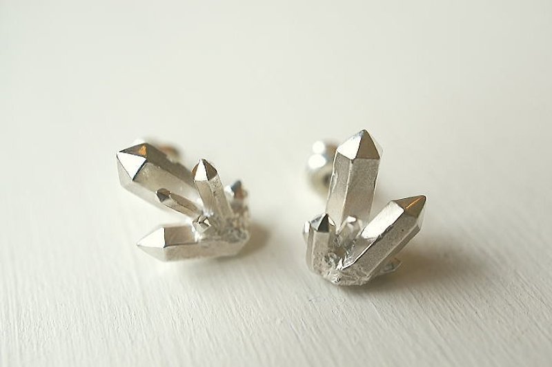 Crystal crystal earrings silver - ต่างหู - โลหะ สีเงิน