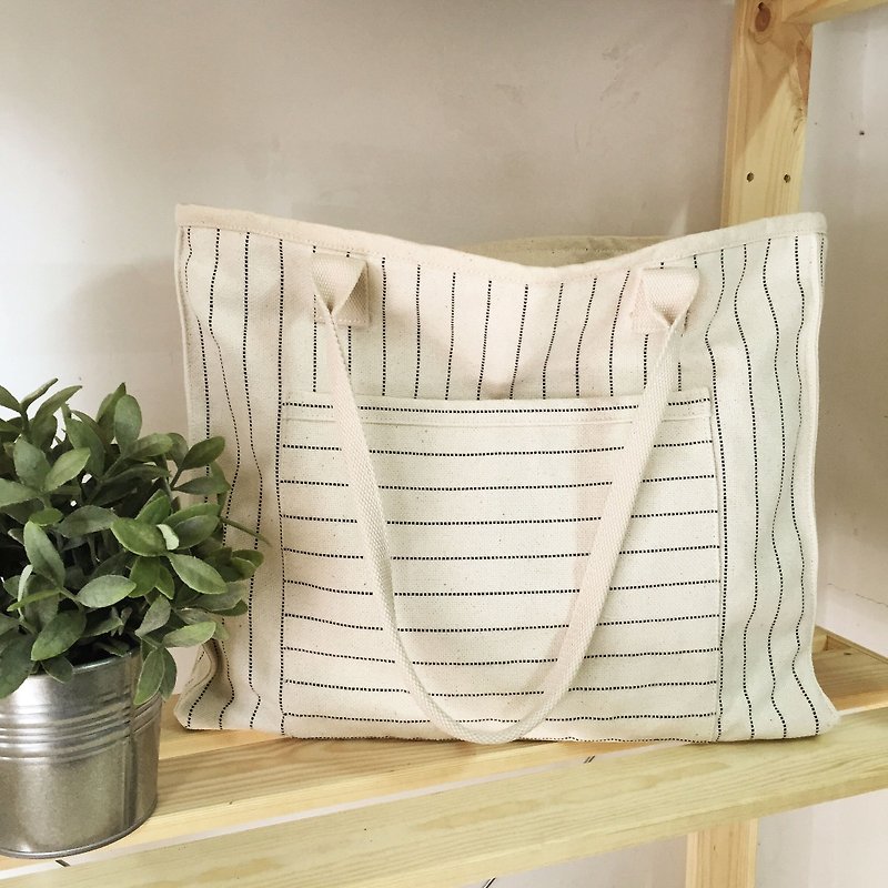 Mingen Handiwork original handmade Japanese style small fresh style striped canvas bag shoulder bag - กระเป๋าแมสเซนเจอร์ - วัสดุอื่นๆ ขาว