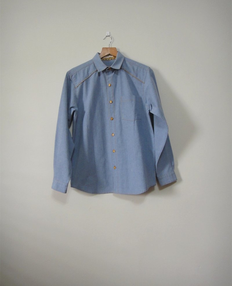 [Addition X Addition_ hand made. Light blue oxford. Shirt] - เสื้อเชิ้ตผู้ชาย - วัสดุอื่นๆ สีน้ำเงิน