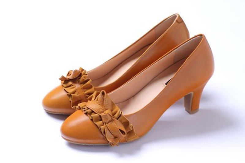 Brown piping bow slender heel shoes - รองเท้าส้นสูง - หนังแท้ สีส้ม