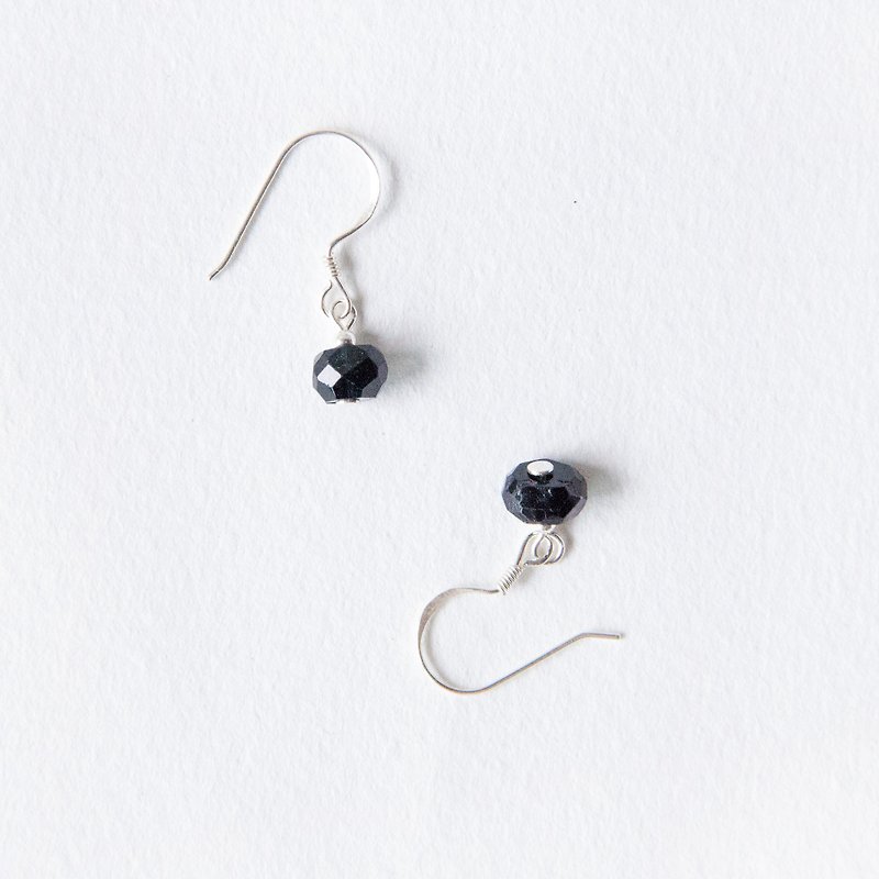 Moonlight Starry / Night-Black Tourmaline 925 Silver Earrings October Birthstone - ต่างหู - เครื่องเพชรพลอย สีดำ