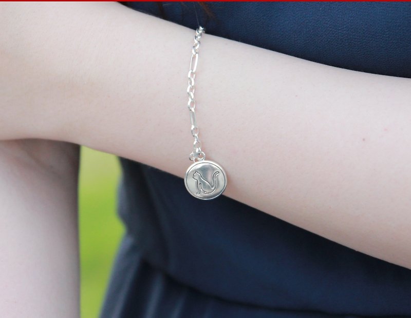 Handmade 925 sterling silver bracelet [cat silhouette logo tag] is love mystery summer - สร้อยข้อมือ - โลหะ สีเทา