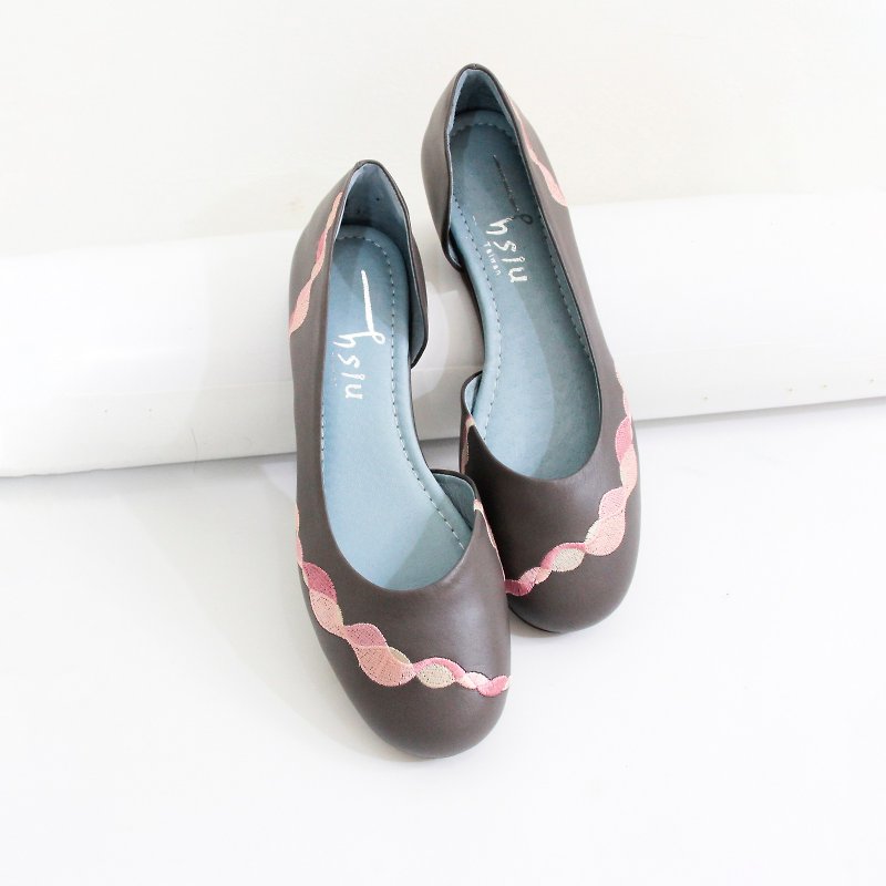 Chasing the Waves- elegant gray & pink - รองเท้าบัลเลต์ - หนังแท้ สีเทา