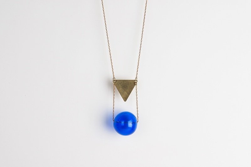 紺三角形、円ジオメトリ透明なガラス玉のネックレス/真鍮 - ネックレス - ガラス ブルー