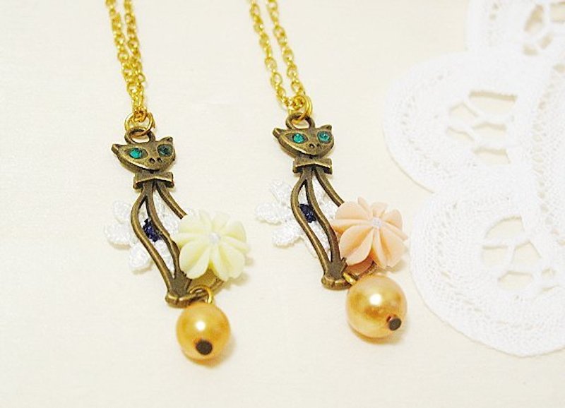 {Flower} green cat eyes cat crystal necklace * Department of Forestry hand - Necklaces - Other Materials Multicolor