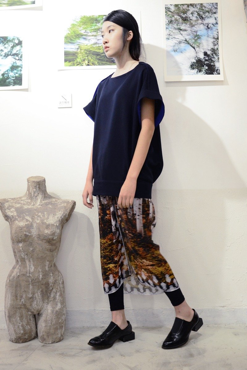 Rectangular shaped roomy top - Navy (Hong Kong Design brand) - เสื้อผู้หญิง - ผ้าฝ้าย/ผ้าลินิน สีน้ำเงิน