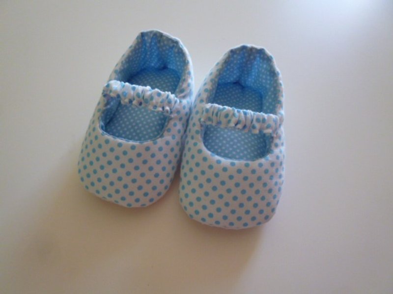 白底藍點點嬰兒鞋 娃娃鞋 彌月禮 - 嬰兒鞋 - 棉．麻 藍色