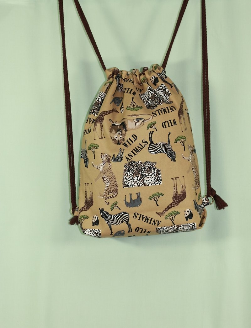 The wildlife runs the backpack of the trunk - Drawstring Bags - Cotton & Hemp Multicolor