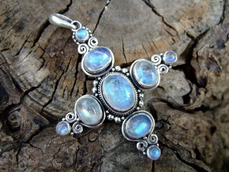 ♦ My.Crystal ♦ high quality handmade silver pendant moonstone blue halo 3 (blue moonstone, rainbow moonstone) - สร้อยคอ - เครื่องเพชรพลอย สีน้ำเงิน