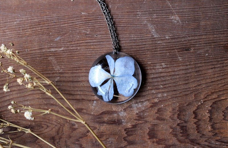 Hydrangea plant Eddie ♪ necklace - Necklaces - Plants & Flowers Blue
