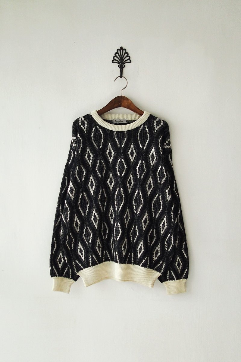 Banana Flyin '| Vintage | black and white diamond pullover - สเวตเตอร์ผู้ชาย - กระดาษ 