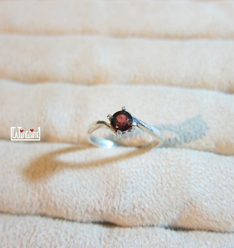 The origin of the heart - natural Stone - General Rings - Gemstone Red
