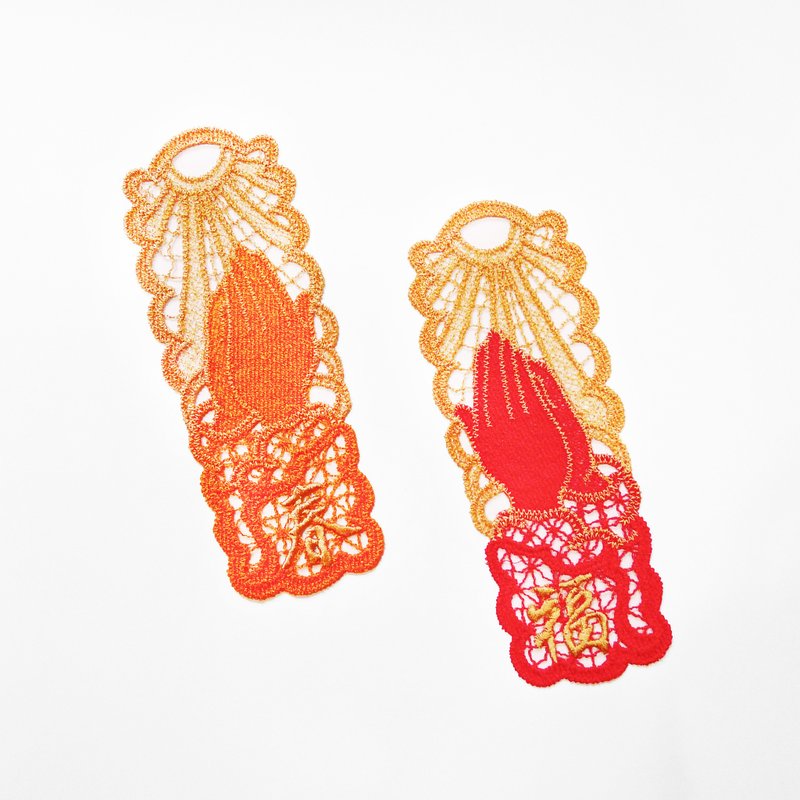 刺繡。迎春納福小春聯 / 杏桃春 & 福氣紅 - 壁貼/牆壁裝飾 - 其他材質 紅色