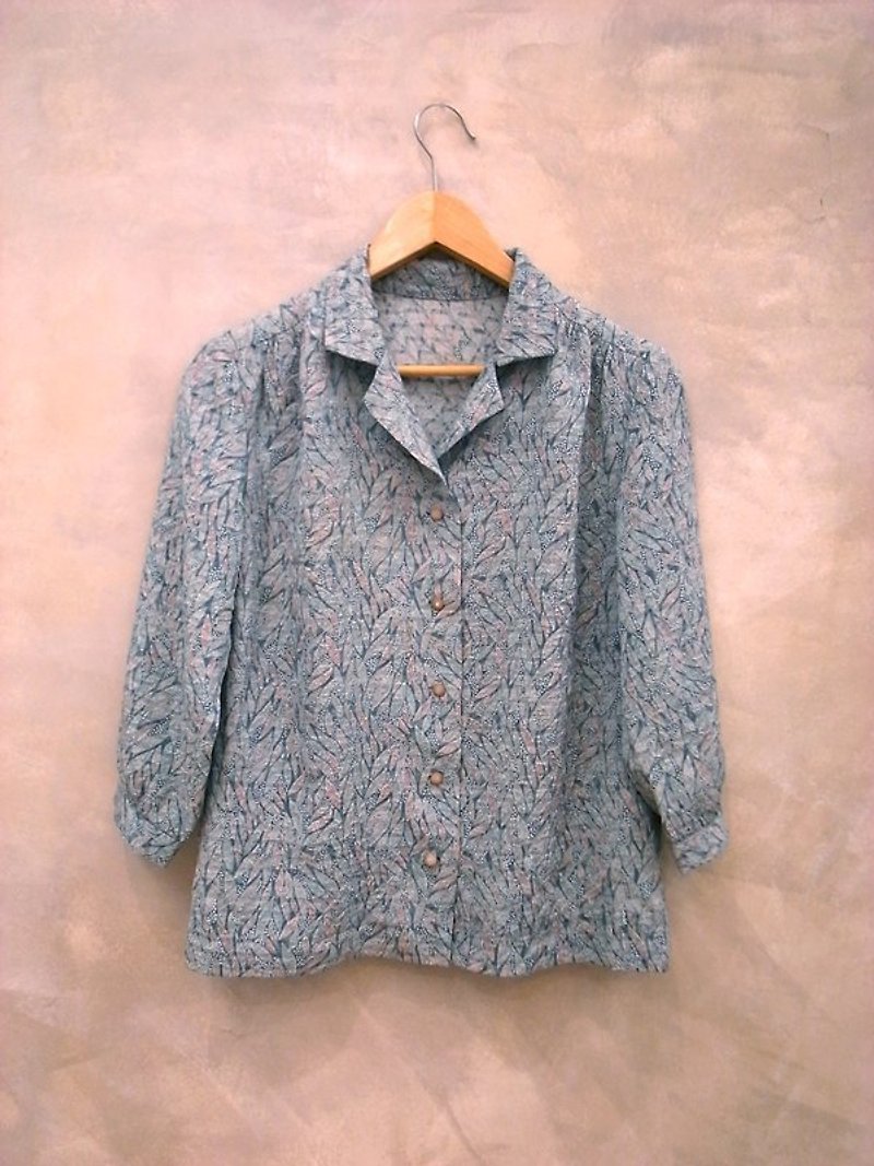 Powderblue Japanese Ye Zibo point perspective weave shirt vintage - เสื้อเชิ้ตผู้หญิง - วัสดุอื่นๆ หลากหลายสี