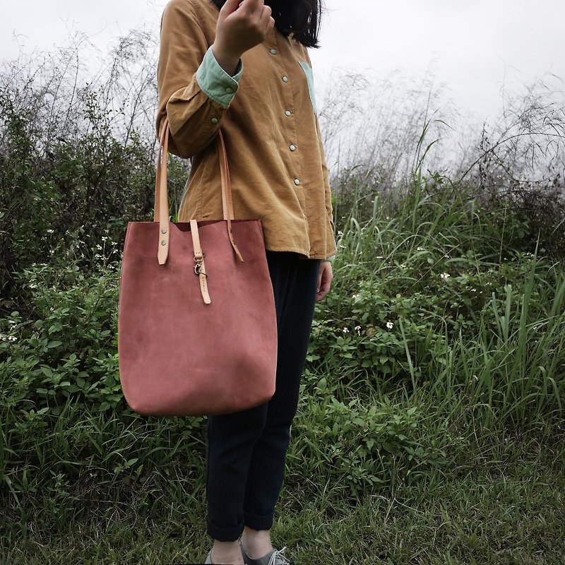 Skarn Shika // Hand grinding leather tanning was _ Sew Tote (out of print) - Messenger Bags & Sling Bags - Genuine Leather Pink