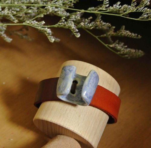 [T-C] Bracelet, leather, cowhide, Japanese white porcelain, limited edition, natural glaze, infinite, not greasy, tone, high temperature firing at 1350 Celsius