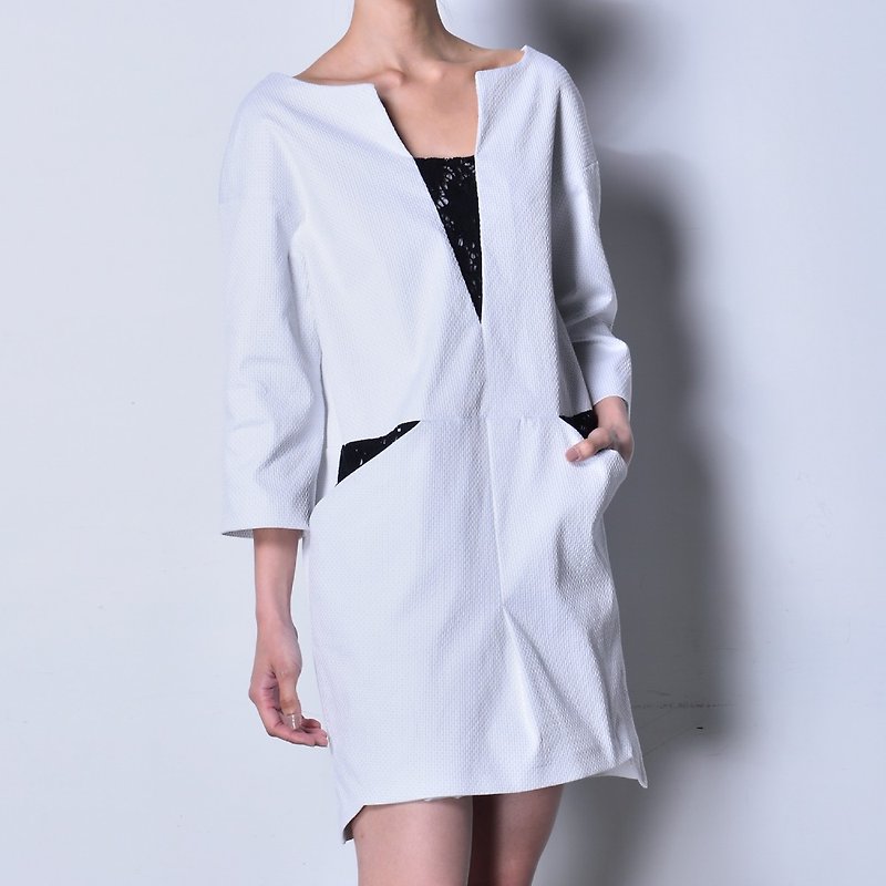 蕾絲拚接圓設計七分袖洋裝 - 連身裙 - 其他材質 白色