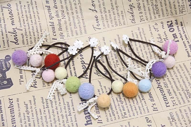 Wool Felt～Wool Ball Hair Tie - เครื่องประดับผม - ขนแกะ หลากหลายสี