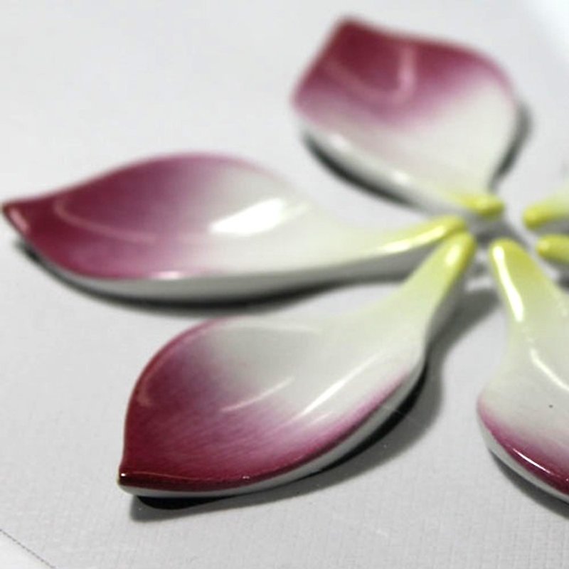 Nianhua into groups of six petals chopsticks holder - Small Plates & Saucers - Porcelain Pink