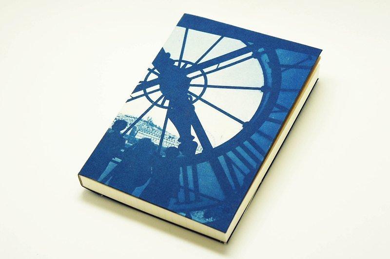 Handmade Blue Sun Notebook-Eye of Orsay - สมุดบันทึก/สมุดปฏิทิน - กระดาษ สีน้ำเงิน