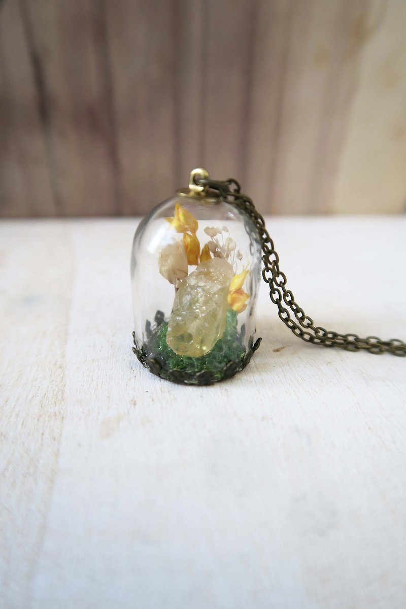 Citrine | natural stone | Mini Crystal bonsai | dried flowers | Forest | Nature Series | glass balls | Necklace | Christmas | Gifts - สร้อยคอ - พืช/ดอกไม้ สีเหลือง