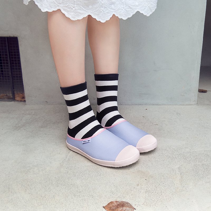 【懶人日】粉紫花布/帆布鞋/散步拖鞋 - รองเท้าลำลองผู้หญิง - วัสดุอื่นๆ สีม่วง