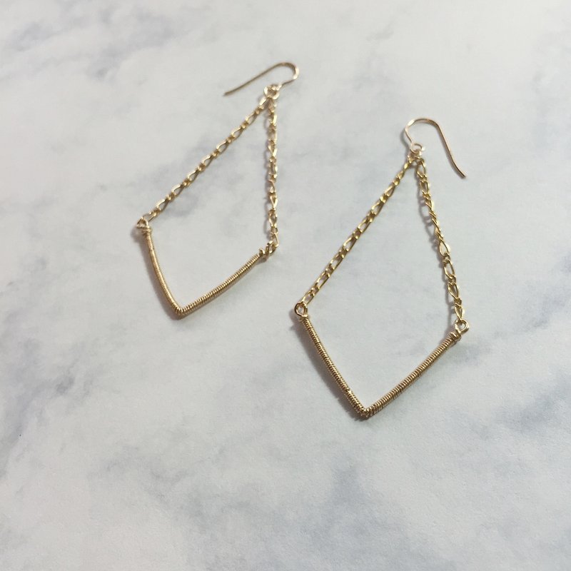 Ba Sailong That Street Chevron Simple Earrings 14k Gold Note Ba Sailong That Street Chevron Simple Earrings 14k Gold Note