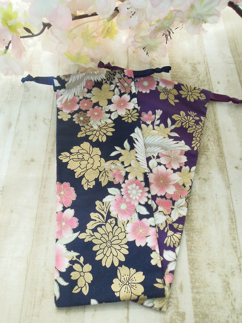 攏雲閣－櫻花鶴紋簪袋束口袋　藍紫二色 - 髮夾/髮飾 - 其他材質 