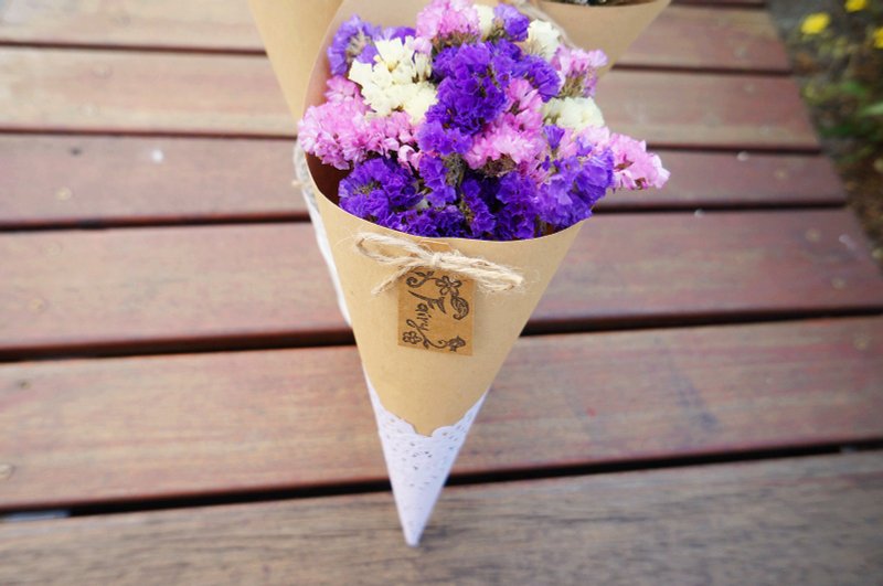 『麋花Amor Floral 』 三色星辰花乾燥甜筒花束 婚禮小物 拍照道具 情人節送禮 - 盆栽/植栽 - 植物．花 多色