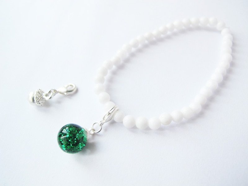 * Rosy Garden * emerald green sequined flow glass ball with white snowflake bracelet Mashan Yu - สร้อยข้อมือ - แก้ว สีเขียว