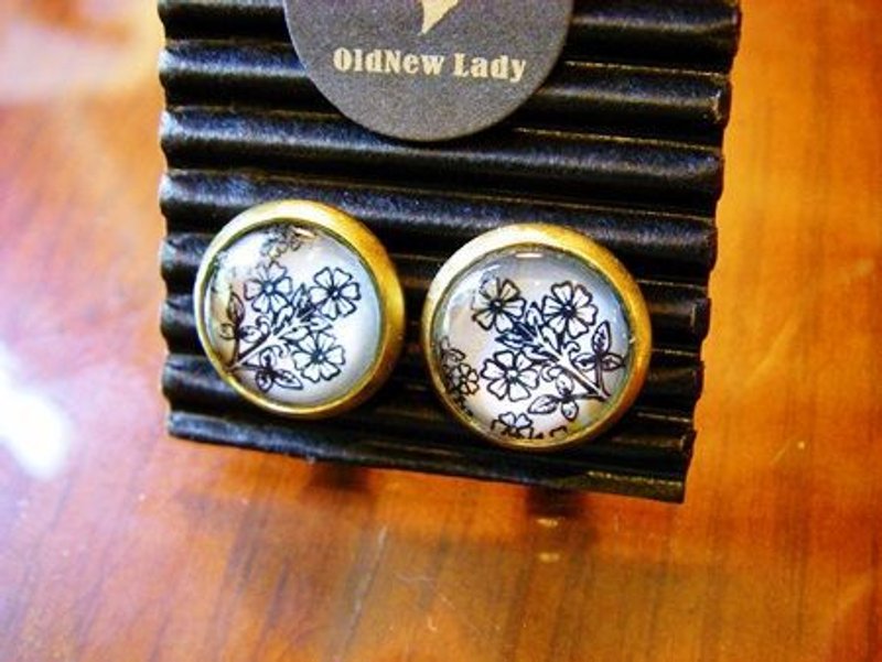 OldNew Lady-小圓形耳環。普普幾何風【幾何花卉】藍色款 - 耳環/耳夾/耳骨夾 - 玻璃 