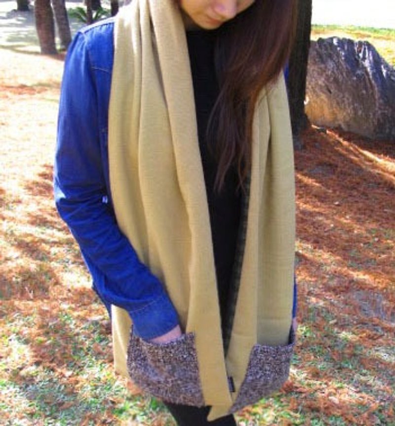 大口袋雙面披掛圍巾 - Scarves - Other Materials Multicolor
