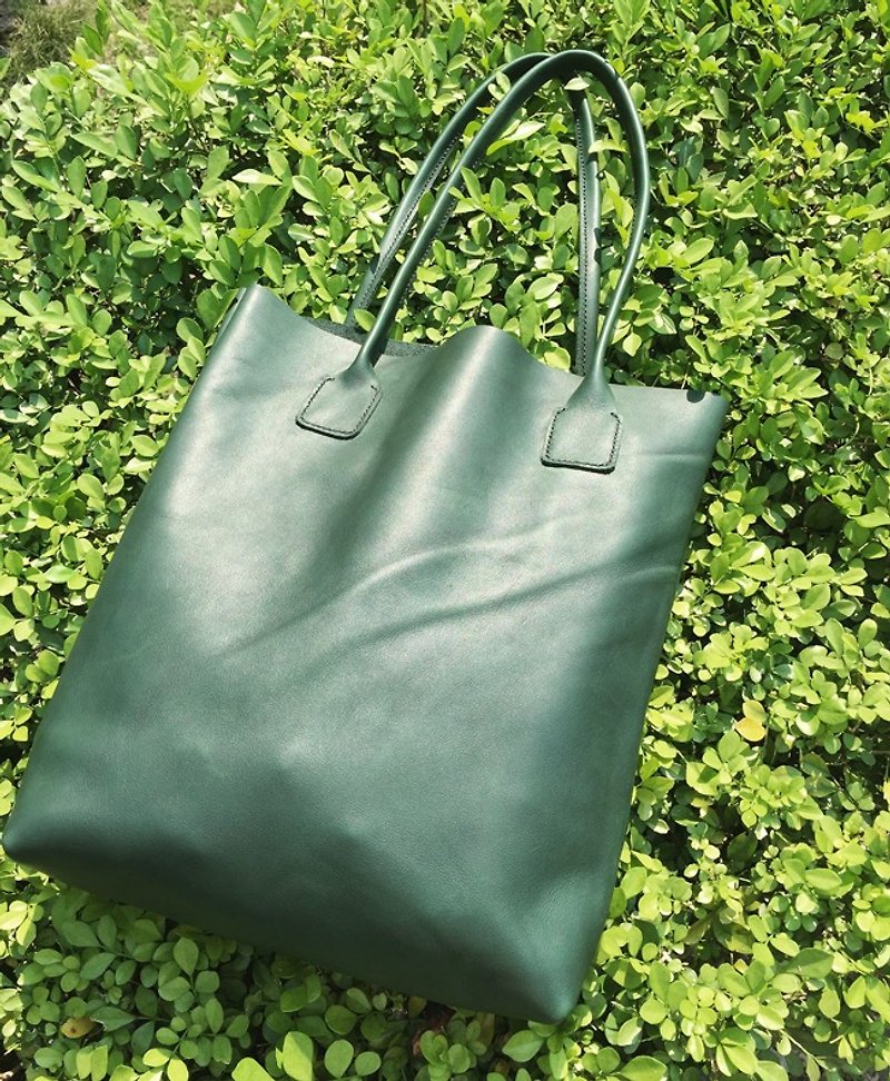 Hand-sewn literary retro dark green cowhide tote bag shoulder bag green large bag - Messenger Bags & Sling Bags - Genuine Leather Green