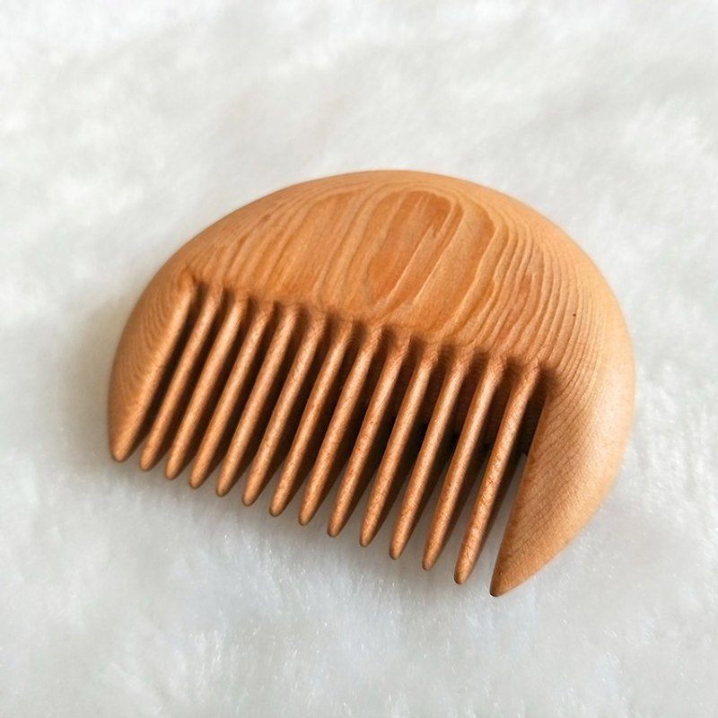 Moment木們-Talkwood--handheld/palm-based CIRCLE comb(Taiwan. Hinoki) - Other - Wood Gold