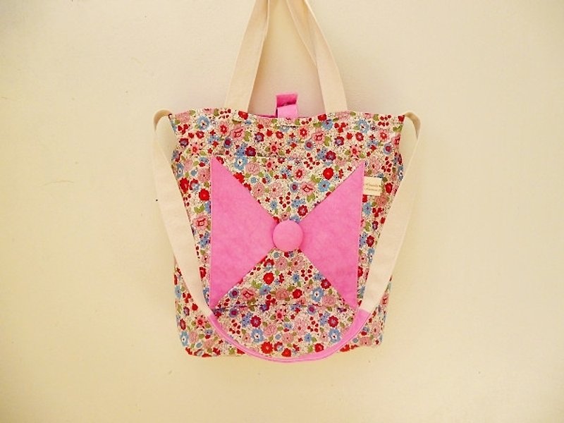 Girl's Heart Glossy Pink Flower Washed Canvas Multi-purpose and Generous Bag-Double-sided Use - กระเป๋าแมสเซนเจอร์ - วัสดุอื่นๆ สึชมพู