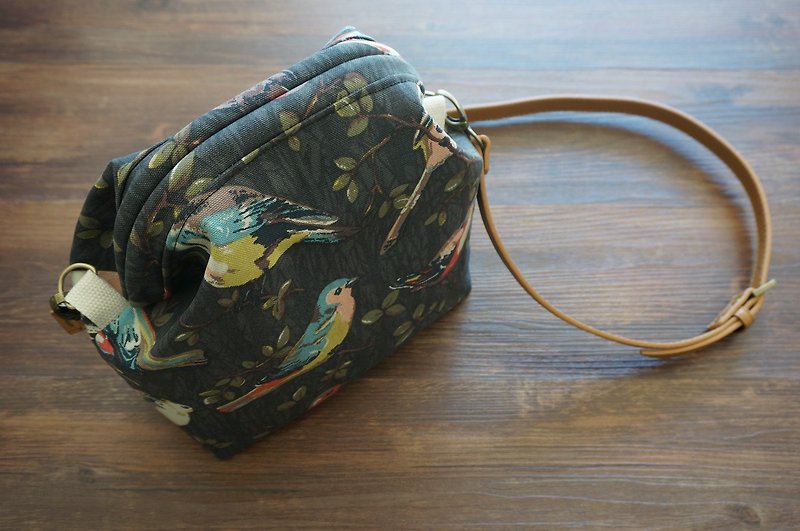 メッセンジャーバッグの【花と鳥]は、医師の口の金のパッケージの小さなバージョン - ショルダーバッグ - その他の素材 多色