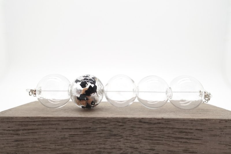 Simple transparent glass beads Silver / black zebra necklace Bubble - สร้อยคอ - วัสดุอื่นๆ สีดำ