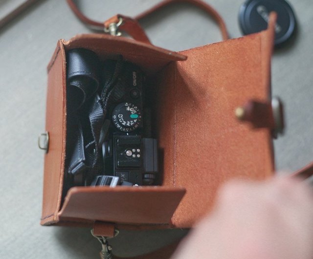 Classy Hand Stitched Tan caramel Leather Camera Case - Shop The Earthy  Handmade Camera Bags & Camera Cases - Pinkoi