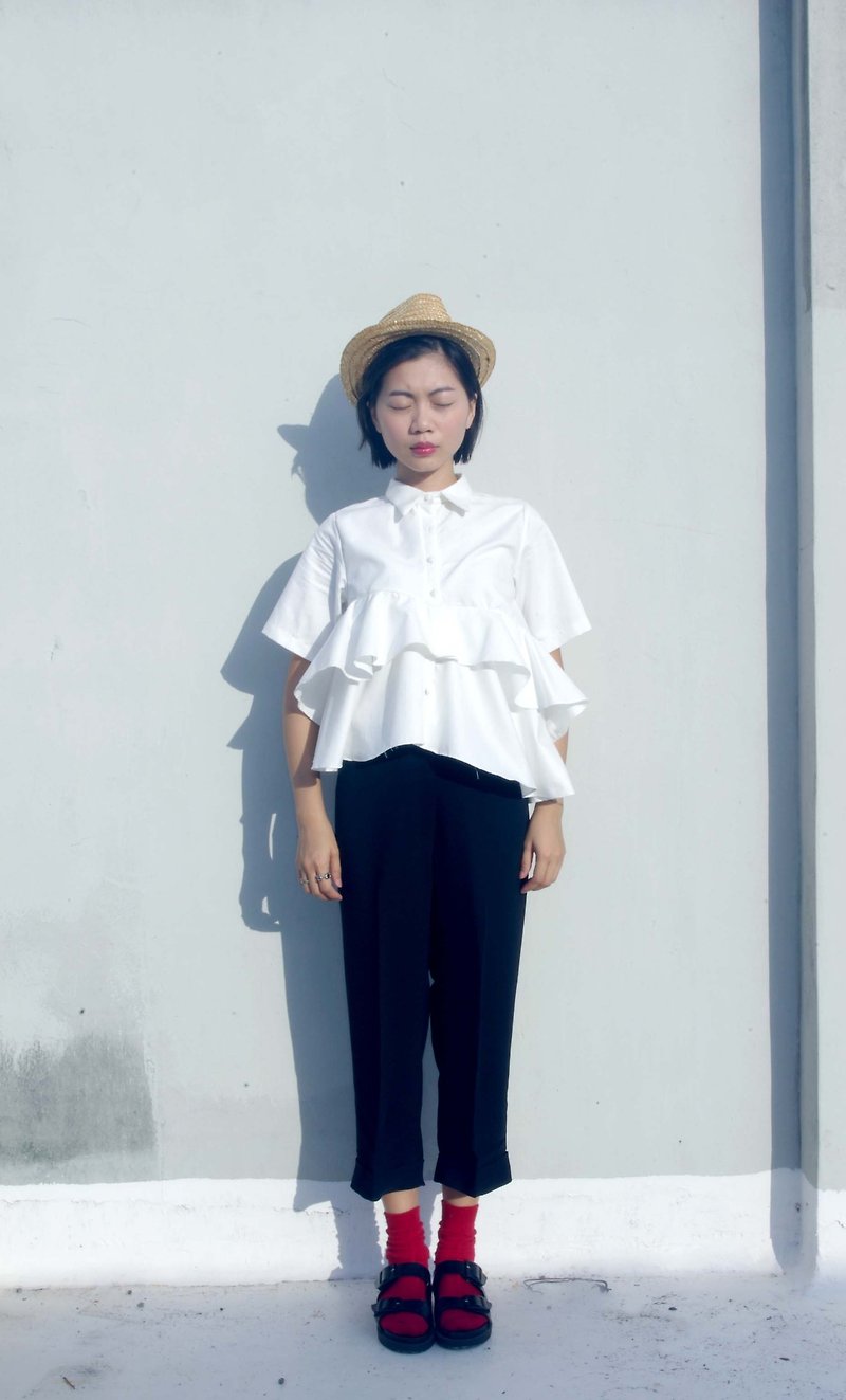 4.5studio- independent hand-made by FU- wind waves white short-sleeved shirt lotus leaf swing level - Women's Shirts - Other Materials White