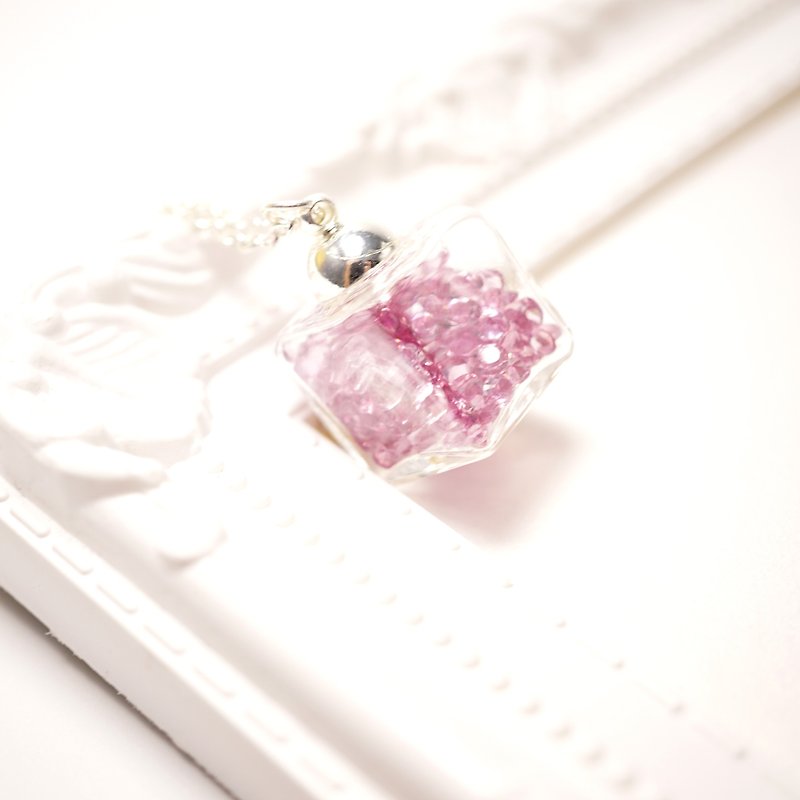 A Handmade Lilac Cube Glass Necklace - สร้อยติดคอ - แก้ว 