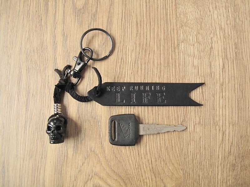 Black skull leather brand-name keychain leather brand-name customized free lettering rock rider personality style - Keychains - Genuine Leather Black
