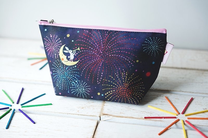 Christopher illustration boat package - a small rabbit and colorful fireworks (indigo) - Toiletry Bags & Pouches - Other Materials Blue