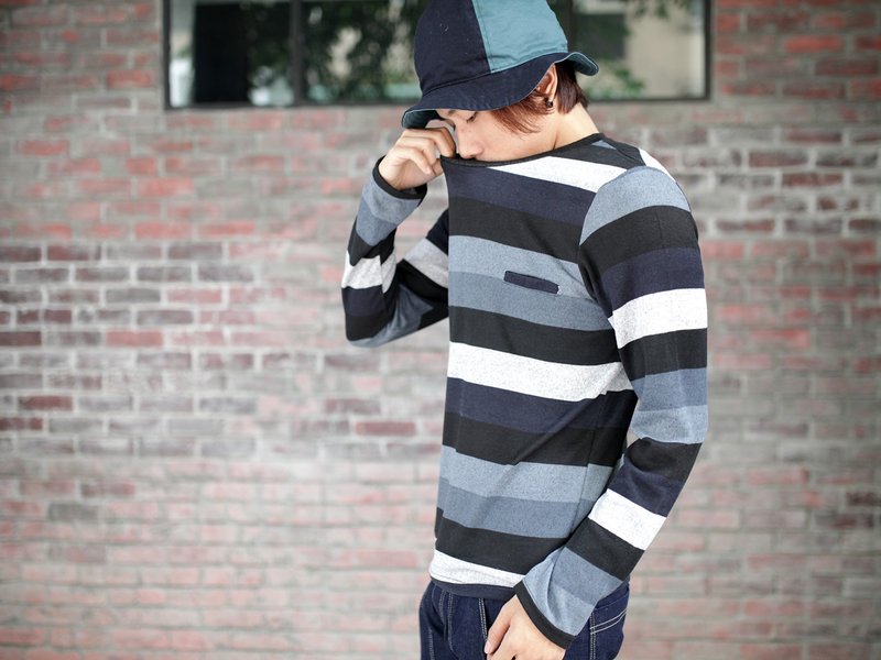 OMAKE colorful striped long-sleeved T-SHIRT (left black and gray stripes) - Men's Sweaters - Other Materials Multicolor