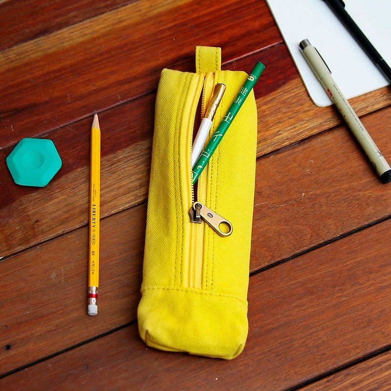 Mushrooms Mogu canvas bag / stationery / pencil cases / pencil / pen Copywriter (lemon yellow) - Pencil Cases - Cotton & Hemp Yellow