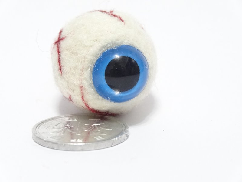 Halloween Bloodshot Eye (Big) -Wool felt  (key ring or Decoration) - ที่ห้อยกุญแจ - ขนแกะ ขาว