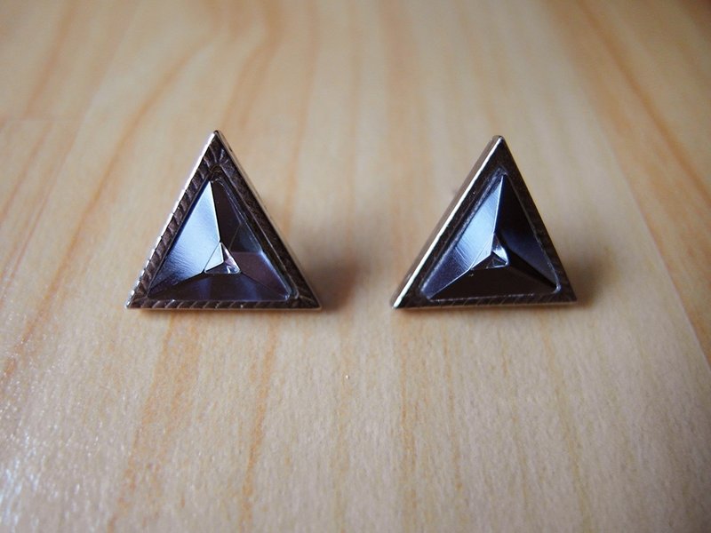 復時品【針式收藏品：三角鏡】 - 耳環/耳夾/耳骨夾 - 其他材質 灰色