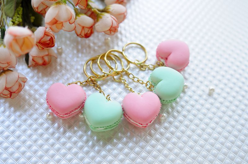 Sweet Dream ☆ hand practice style heart-shaped key ring macarons - A total of 14 colors / wedding small things - Keychains - Clay Multicolor